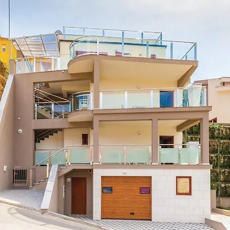 Patricia Apartamento Rab Town