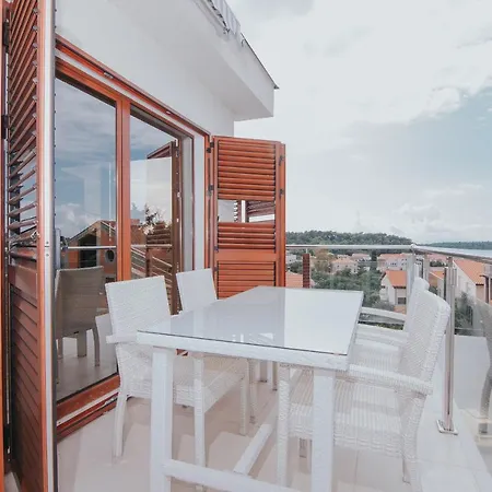 Apartamento Patricia Rab Town