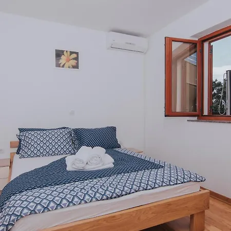 Patricia Apartamento Rab Town